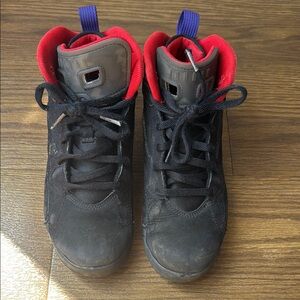 Black and Red High-Top Sneakers Retro 7